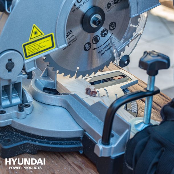 HYUNDAI Kap Geringssav 1100 watt 210 mm.