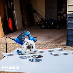 HYUNDAI Dyksav med skinnest 110 mm. 1050 watt