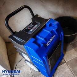 HYUNDAI Industri affugter 70 liter med indbygget pumpe